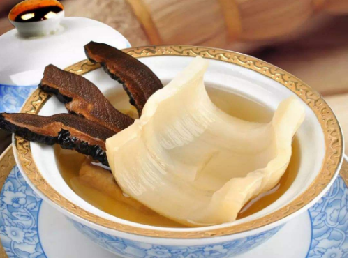 花膠淮山補元湯的功效以及家常做法竅門