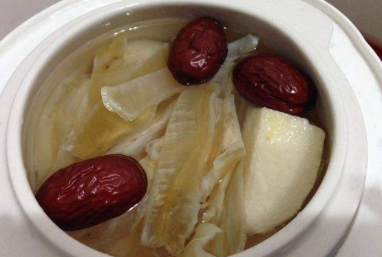 花膠淮山補元湯的功效以及家常做法竅門