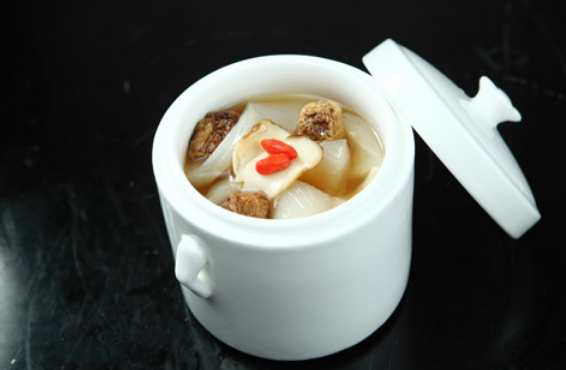 花膠豬蹄湯的做法竅門以及功效與作用是什么