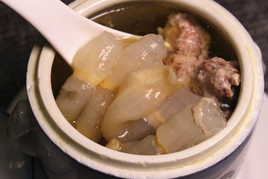 小孩子吃魚膠會早熟嗎