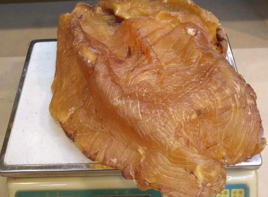 斗湖魚膠一個一斤以上要多少錢