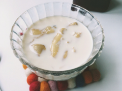 燉花膠牛奶的正確方法