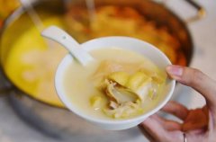 偷偷告訴大家魚膠煲雞先放雞還是魚膠
